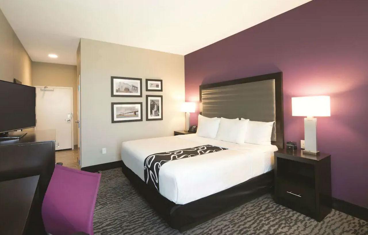 Отель La Quinta By Wyndham Memphis Downtown Экстерьер фото