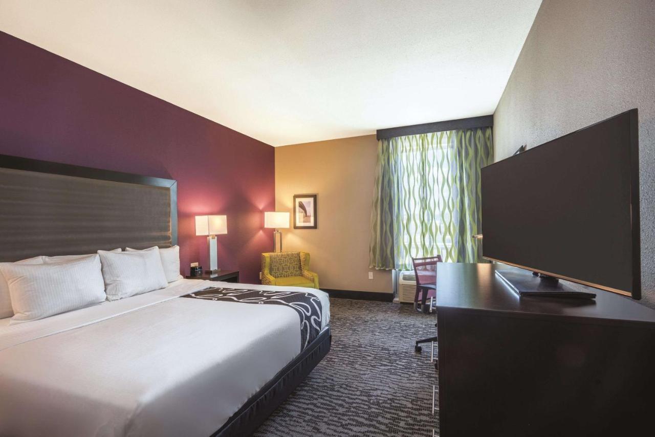 Отель La Quinta By Wyndham Memphis Downtown Экстерьер фото